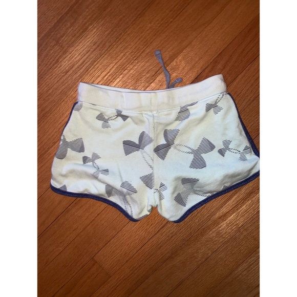 Kids Under Armour Athletic Shorts - Picture 2 of 2